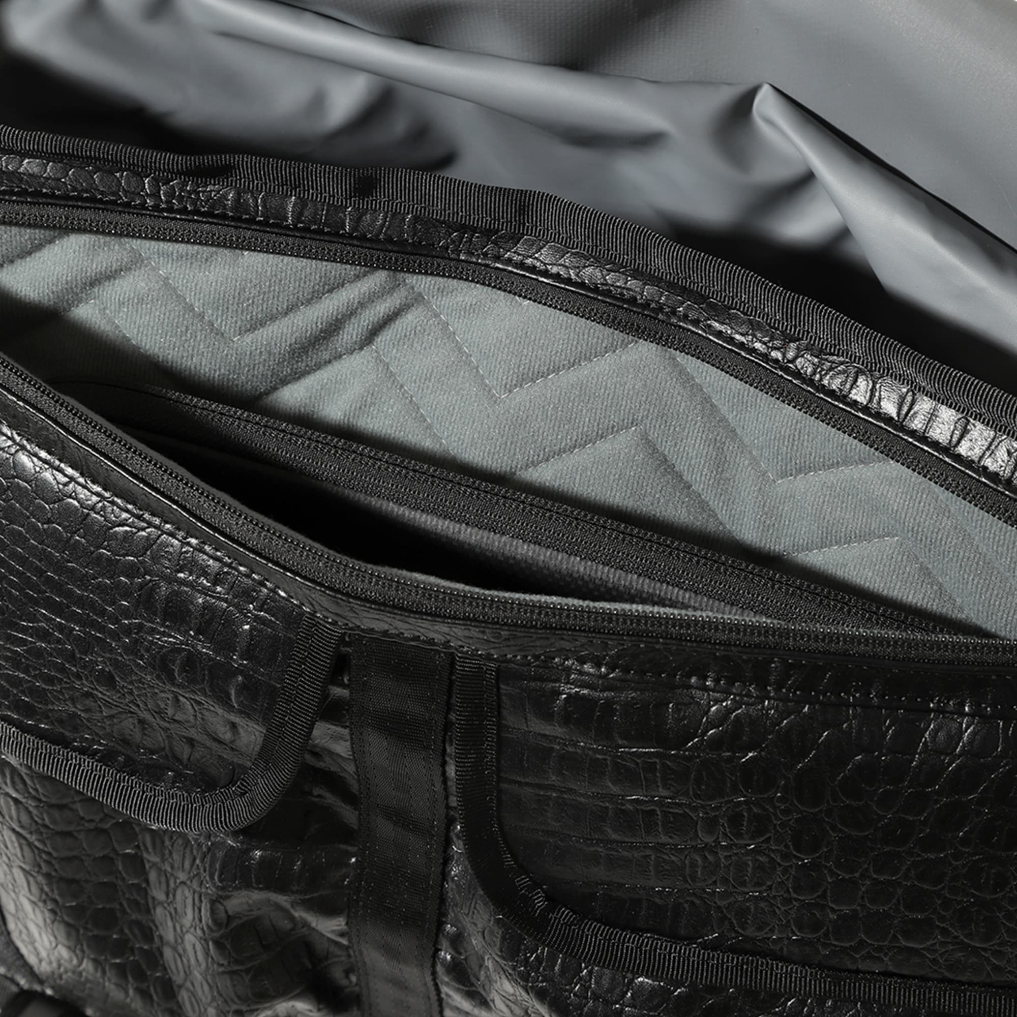 Citizen 24L Messenger EG Edition - Image 15